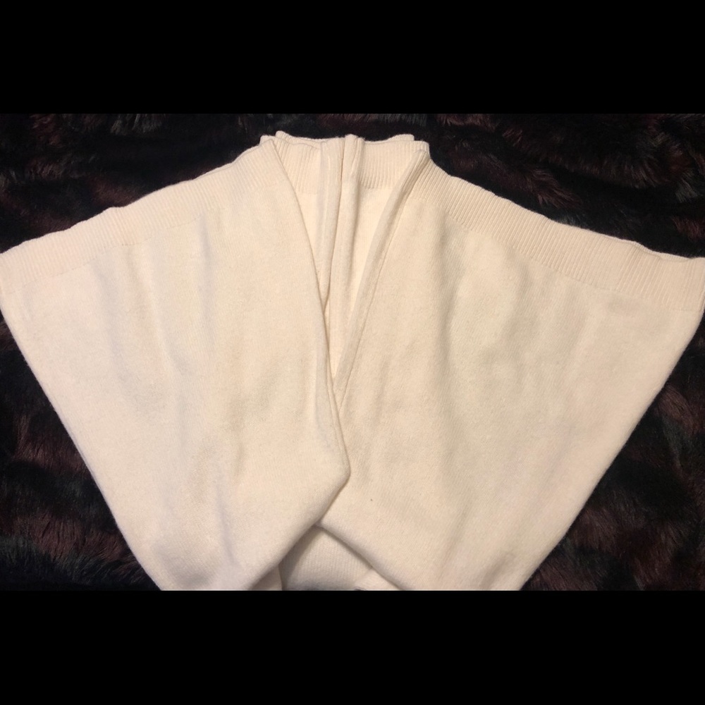 “Lauren” Women’s Ralph Lauren Very Chic Sweater! - Picture 6 of 9